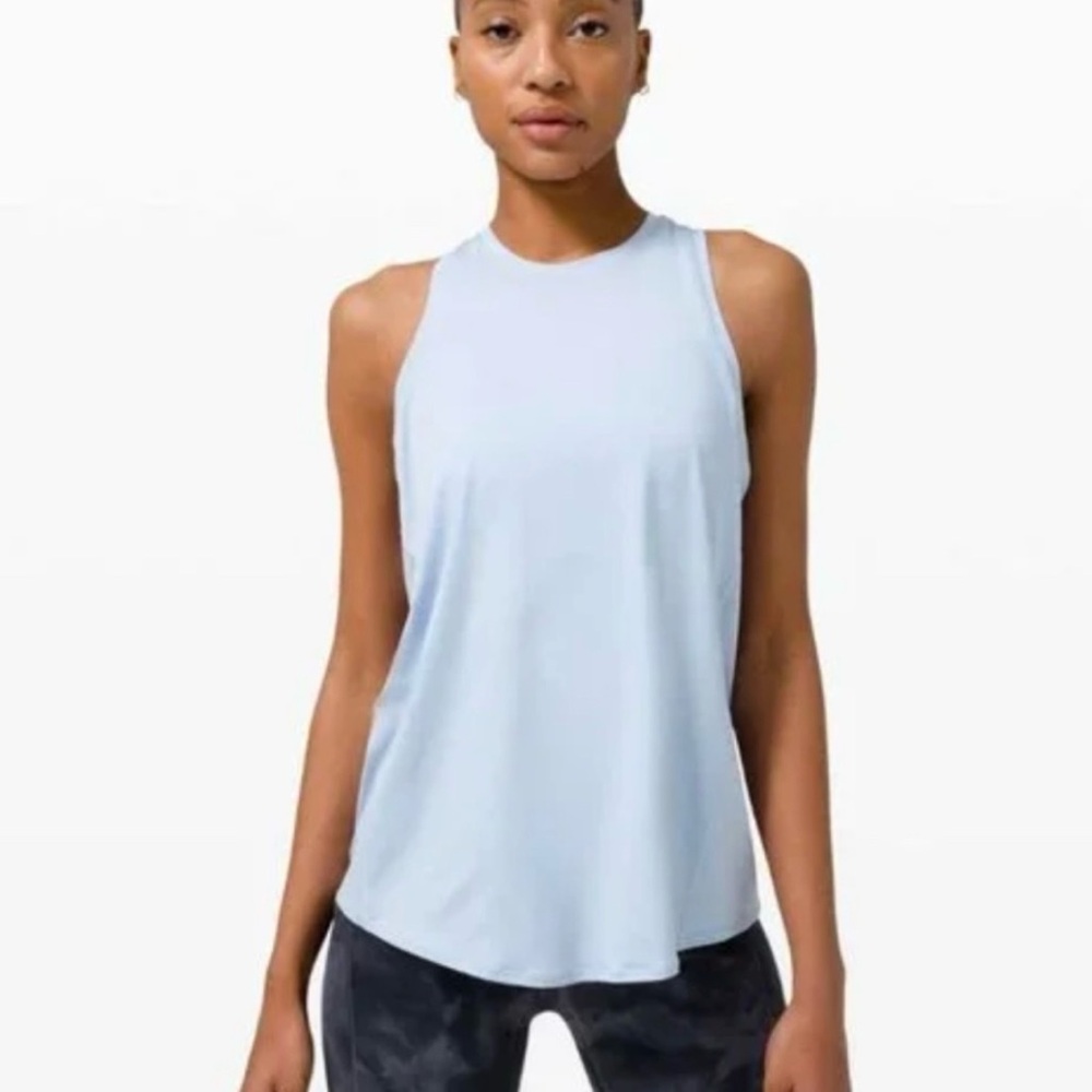Lululemon Lightweight Split-Back Training Tank To… - image 5